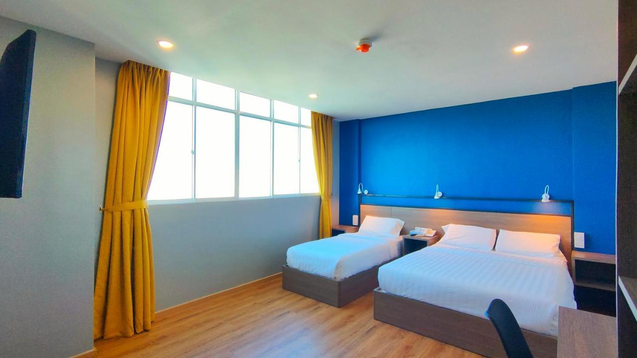 Uptown Hotel Semporna Extérieur photo