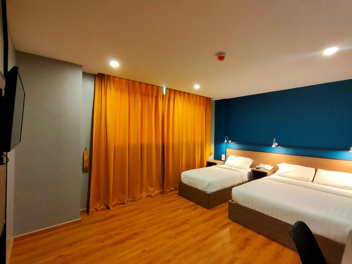 Uptown Hotel Semporna Extérieur photo
