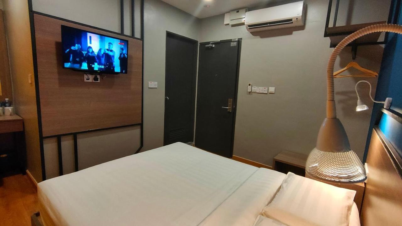 Uptown Hotel Semporna Extérieur photo