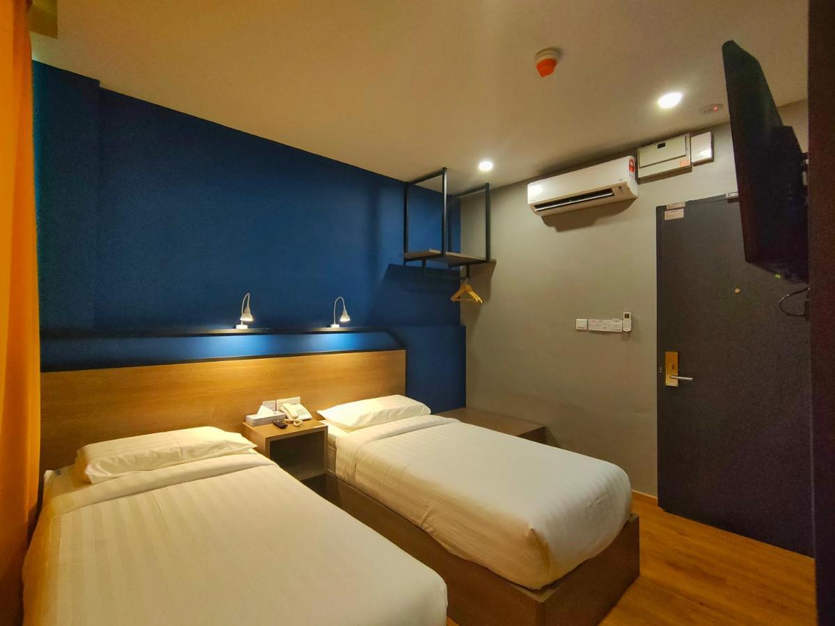 Uptown Hotel Semporna Extérieur photo