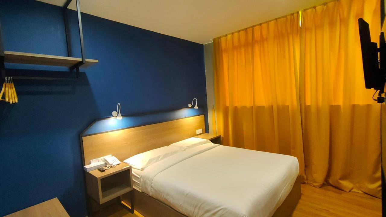 Uptown Hotel Semporna Extérieur photo